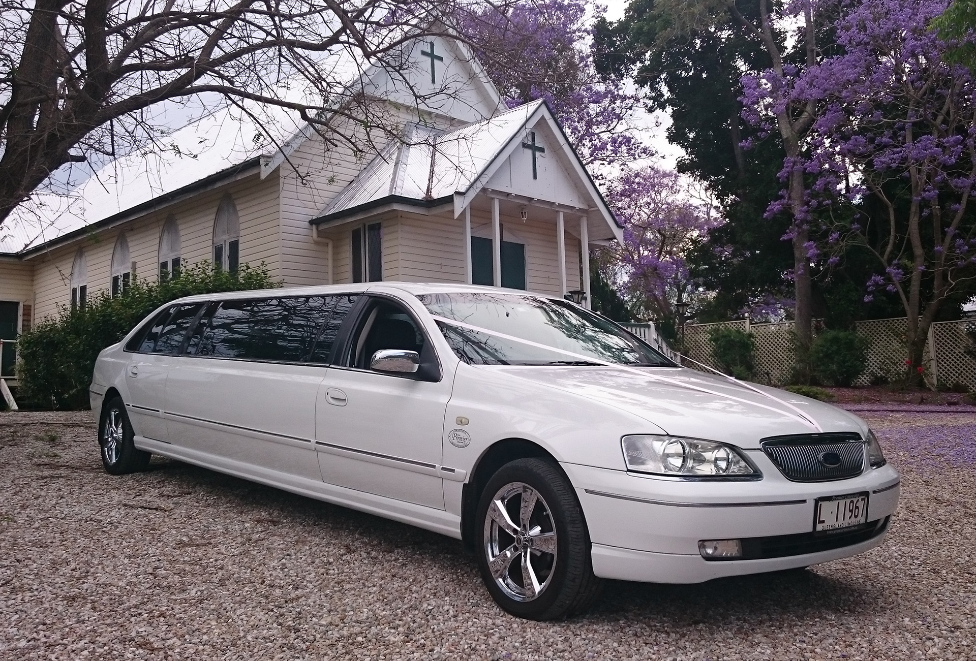 9 seat Fairlaine stretch wedding limousine