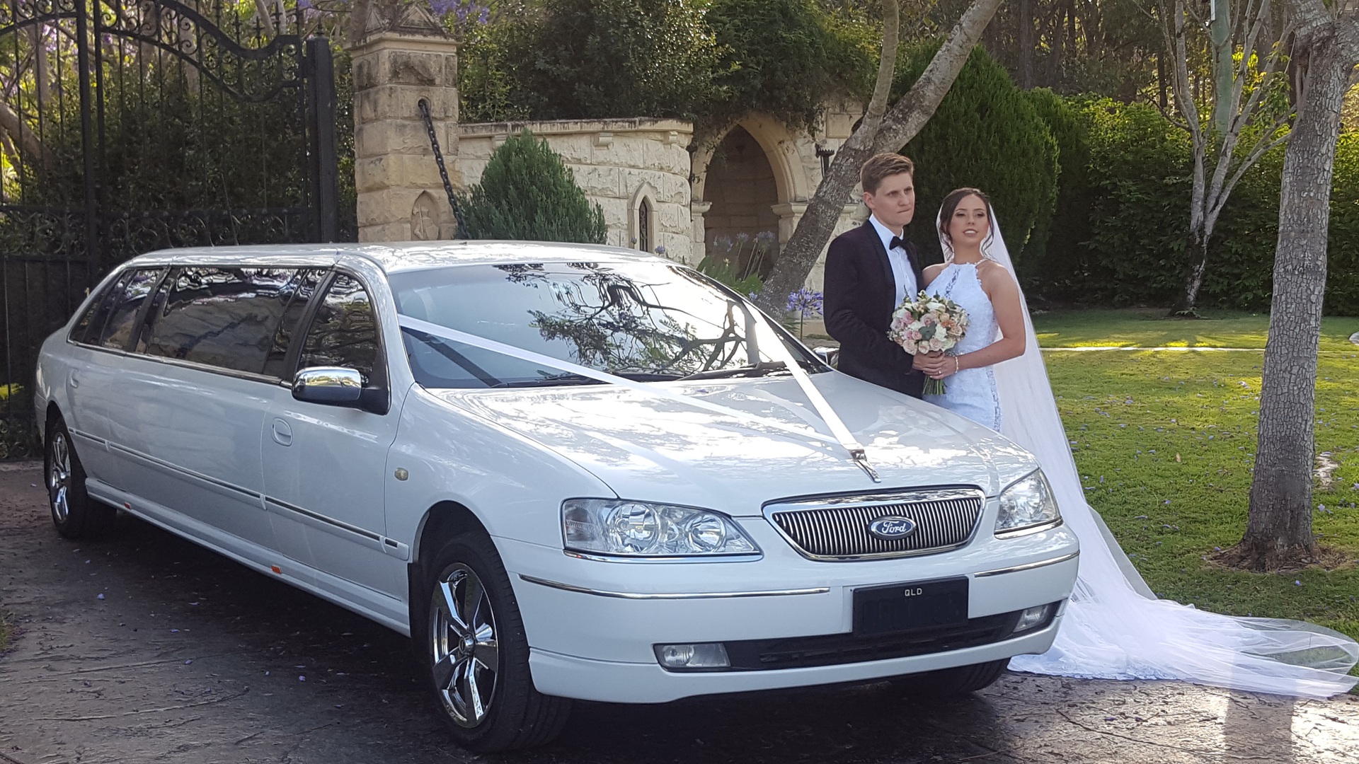 super stretch wedding car